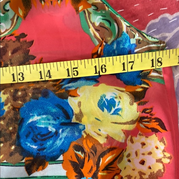 🎉SALE🎉Pink Graphic Blouse with Mandarin Collar - Picture 9 of 9